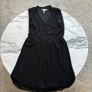Max & Cleo Black Sleeveless Pleated Dress